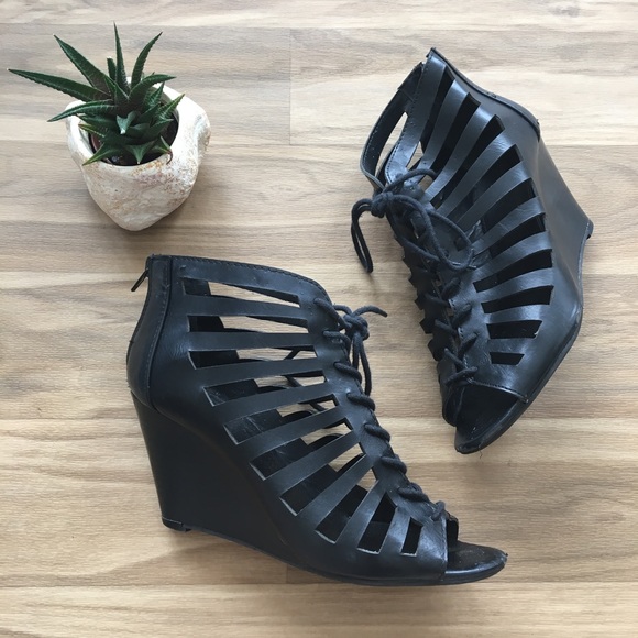 black gladiator wedges
